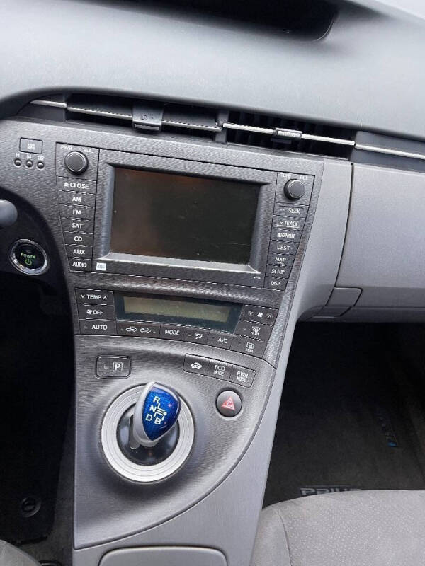 2010 Toyota Prius III