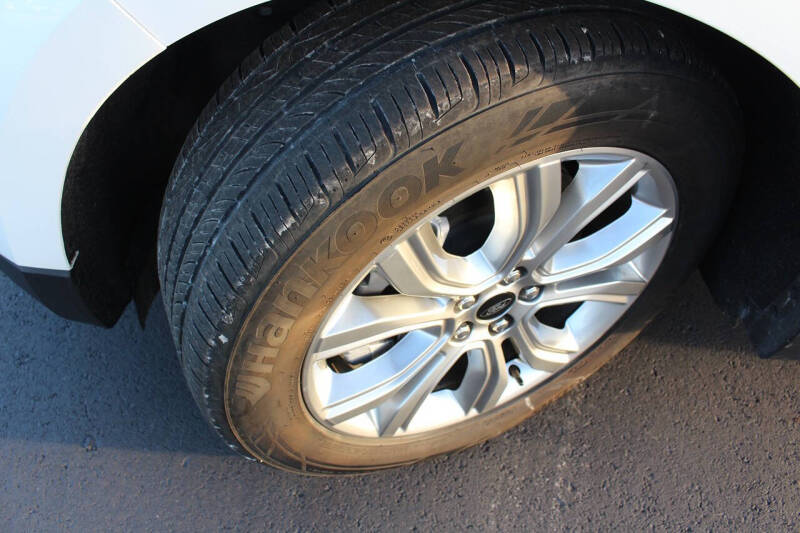 2023 Ford Edge Titanium