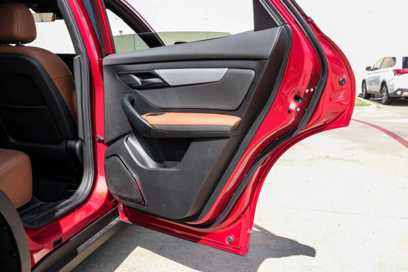 2024 VinFast VF8 Plus