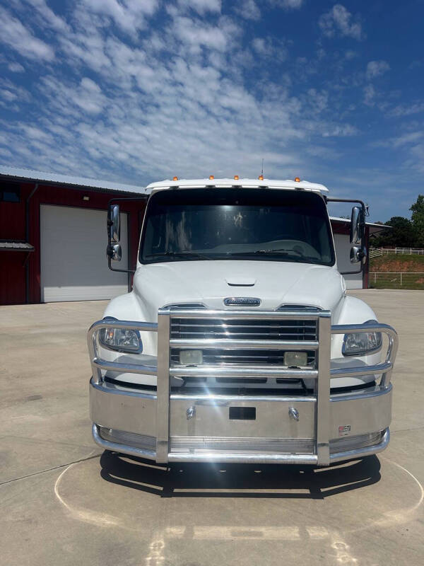 2007 Freightliner M2 106