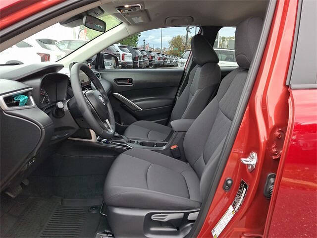 2025 Toyota Corolla Cross LE