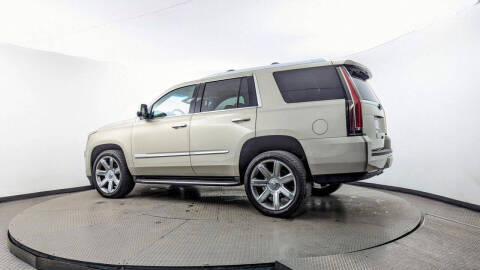 2016 Cadillac Escalade Luxury Collection