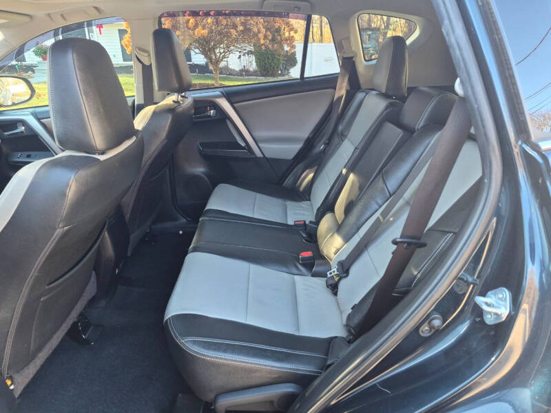 Image of 2018 Toyota RAV4 XLE