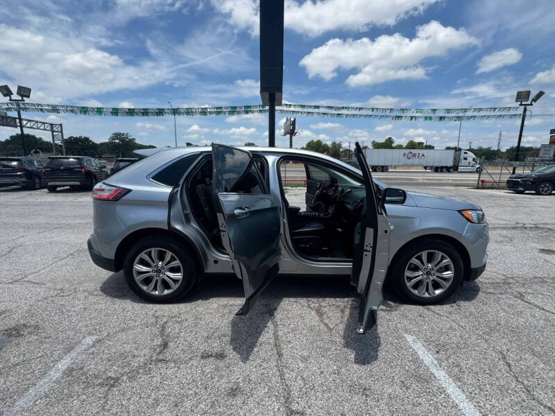 2022 Ford Edge Titanium