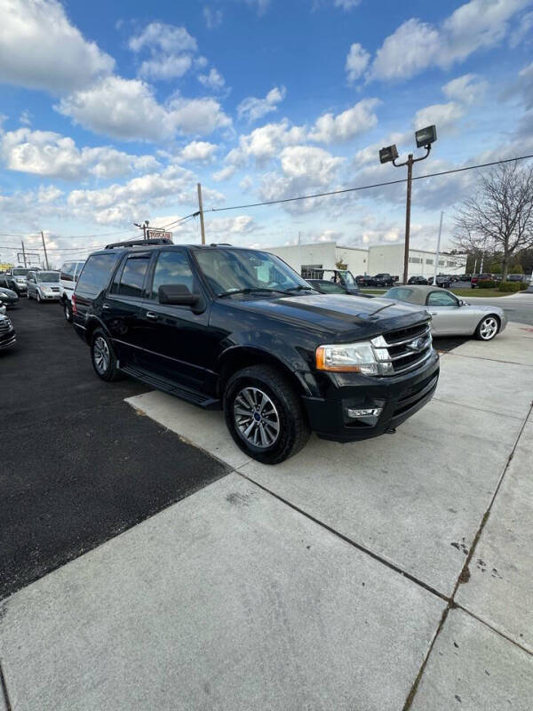 Ford Expedition's photo