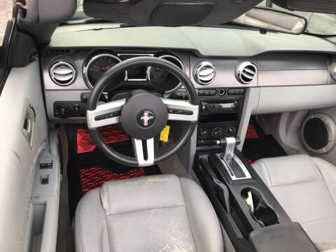 2007 Ford Mustang V6 Deluxe