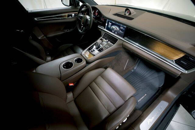 2018 Porsche Panamera 4 Executive