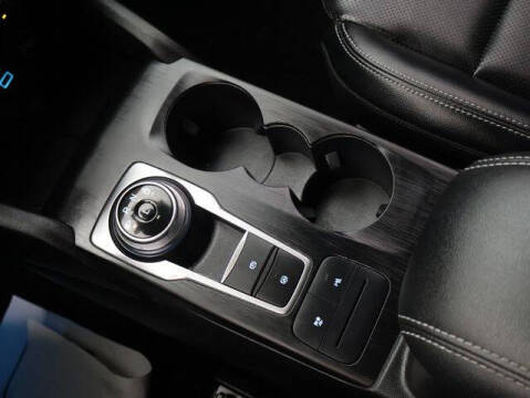 2022 Ford Escape Hybrid Titanium