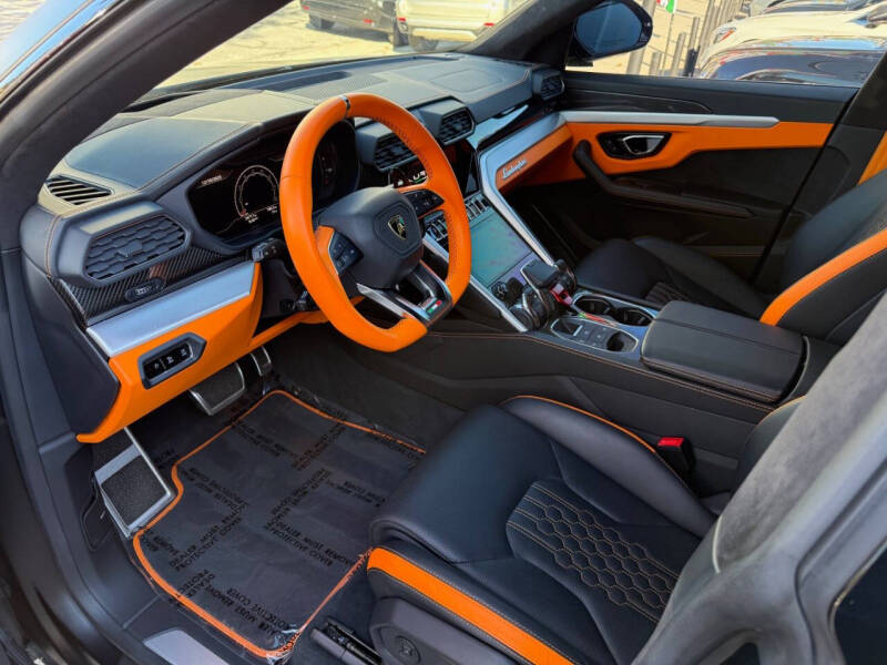 2023 Lamborghini Urus S