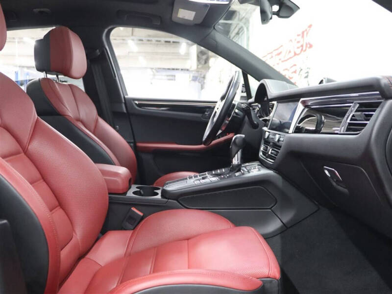 2020 Porsche Macan S