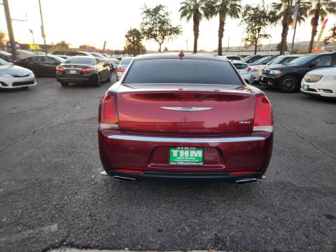 2018 Chrysler 300 Touring L