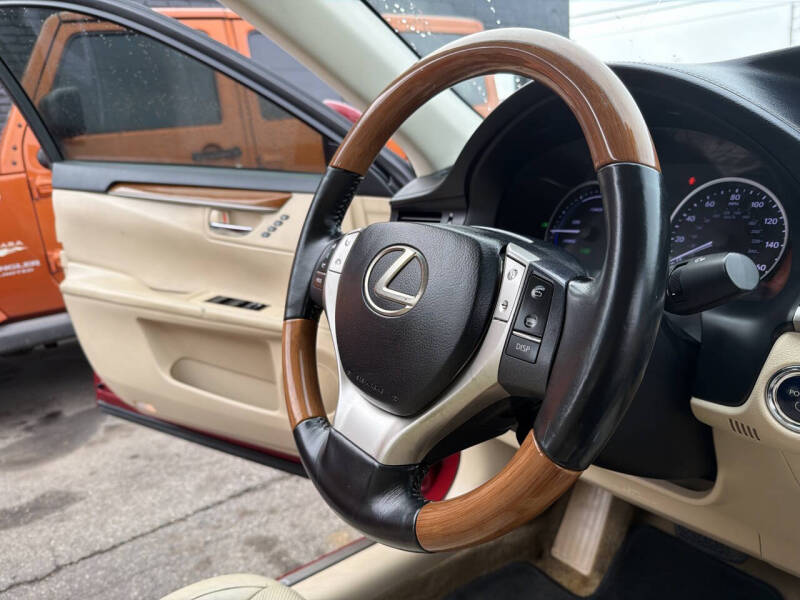 2014 Lexus ES 300h