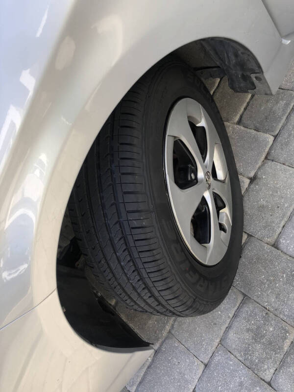 2012 Toyota Prius Two