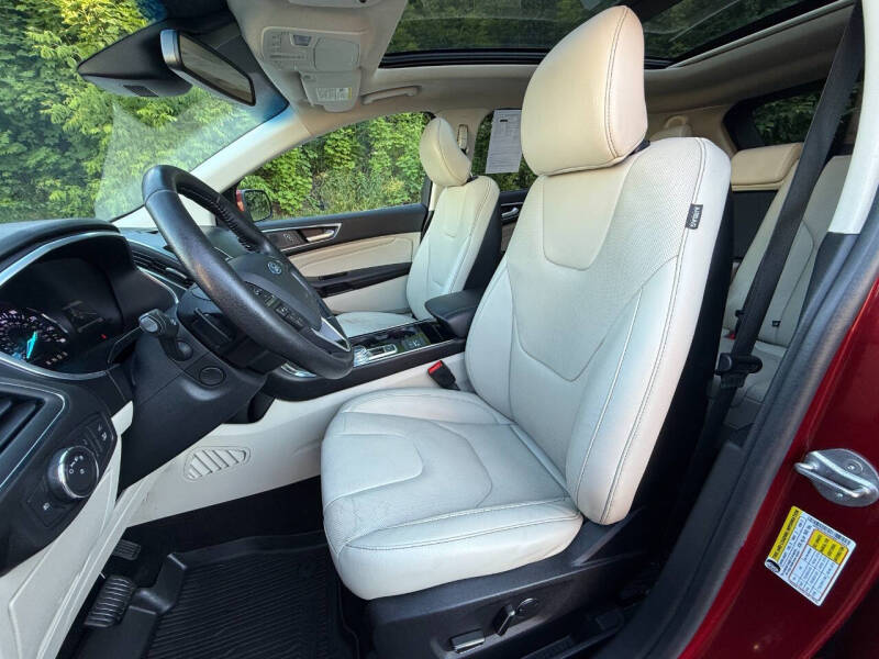 2019 Ford Edge Titanium