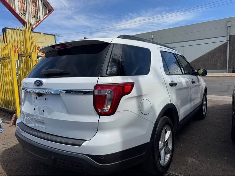 White 2018 Ford Explorer Base Base 4dr SUV 7