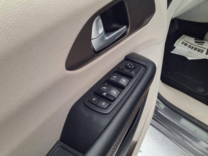2017 Chrysler Pacifica Touring
