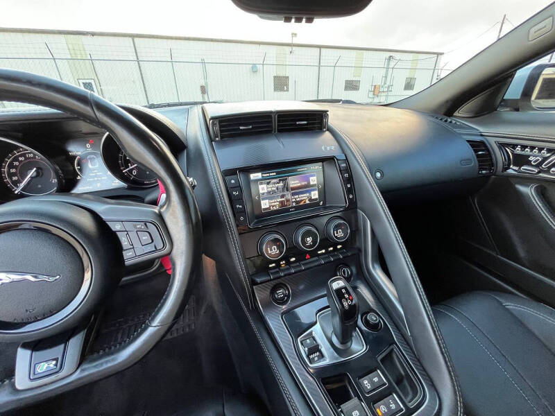 2016 Jaguar F-TYPE R