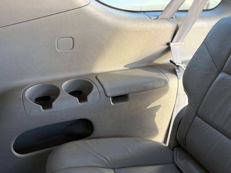 2004 Toyota Sequoia Limited