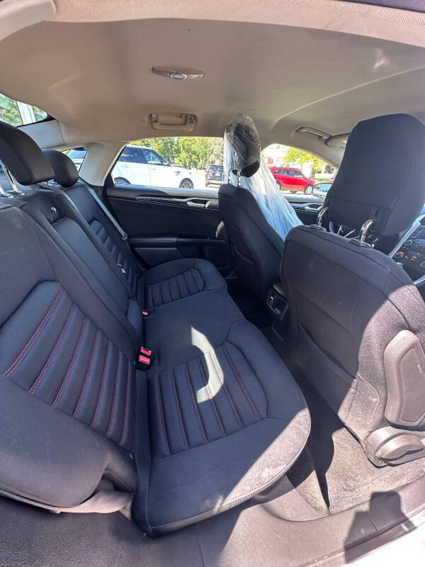 2013 Ford Fusion SE