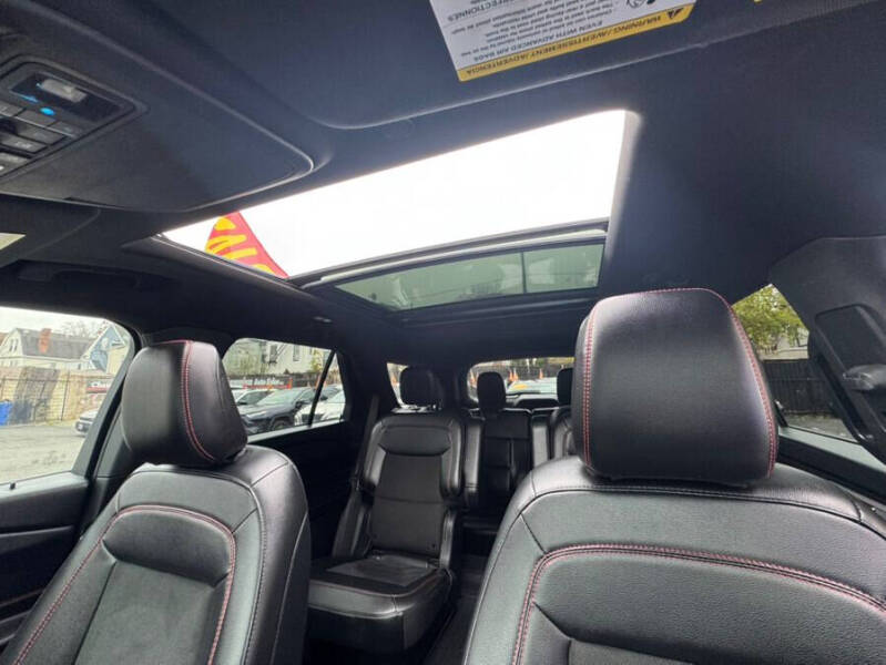 2023 Ford Explorer ST-Line