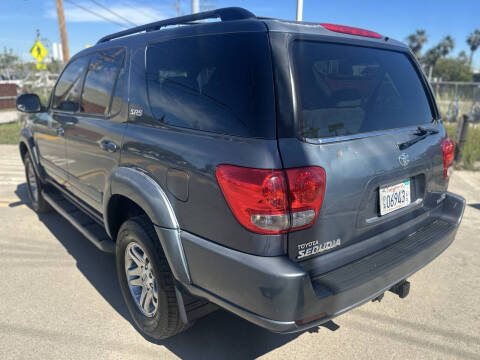 2005 Toyota Sequoia SR5
