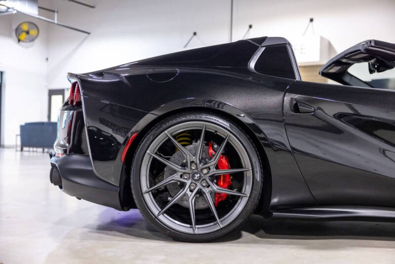 2021 Ferrari 812 GTS