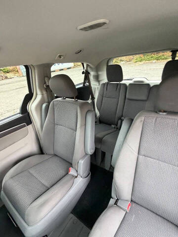 2011 Volkswagen Routan S