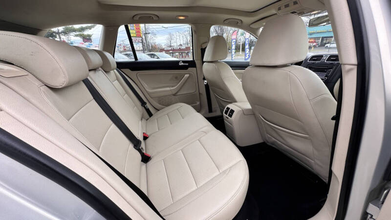 2010 Volkswagen Jetta SportWagen TDI