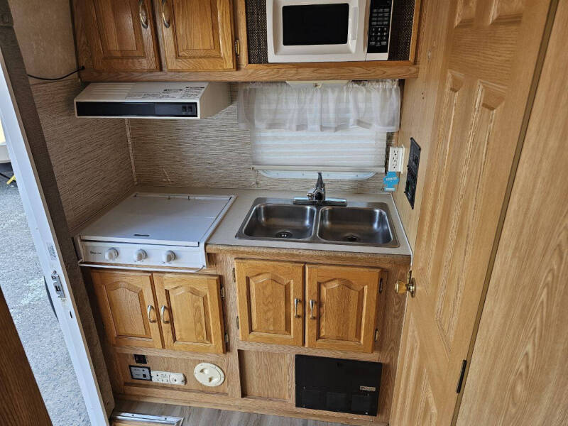 2004 Lexington Class C Mini Motorhome