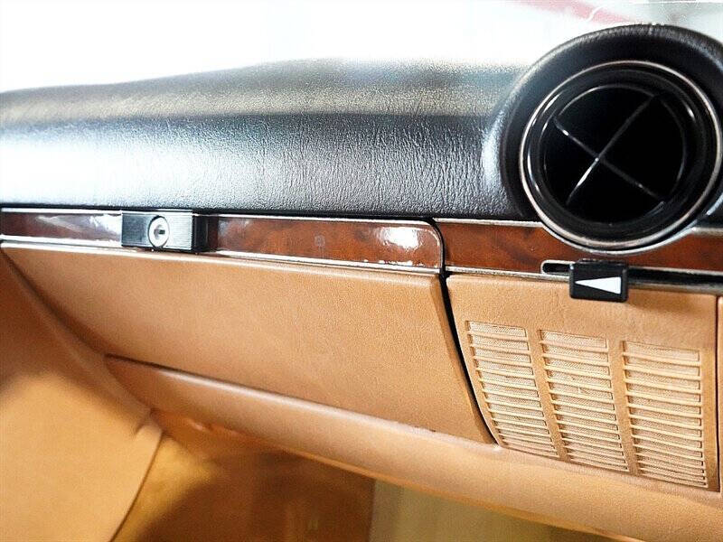 1989 Mercedes-Benz 560-Class 33