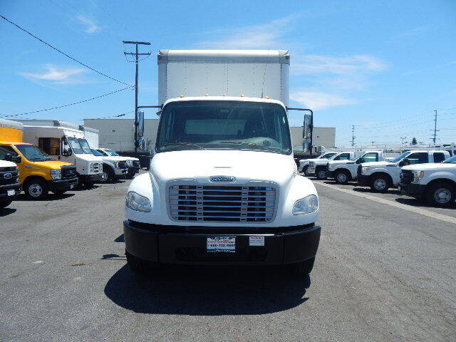 2016 Freightliner M2 106