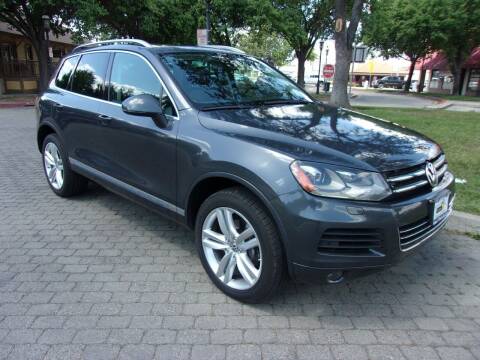 2011 Volkswagen Touareg for sale at Family Truck and Auto in Oakdale CA