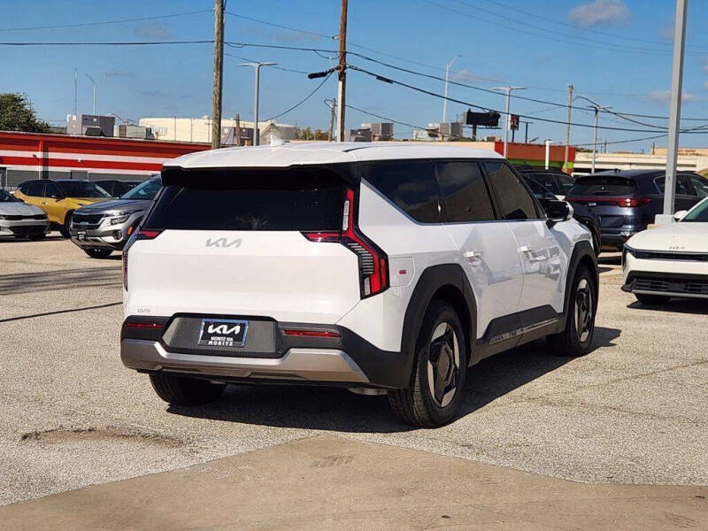 2026 Kia EV9 Light Long Range