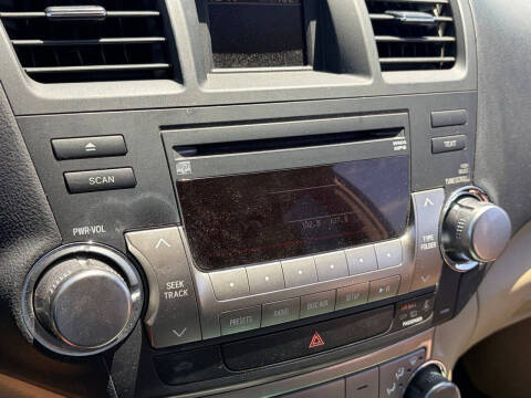 2011 Toyota Highlander SE