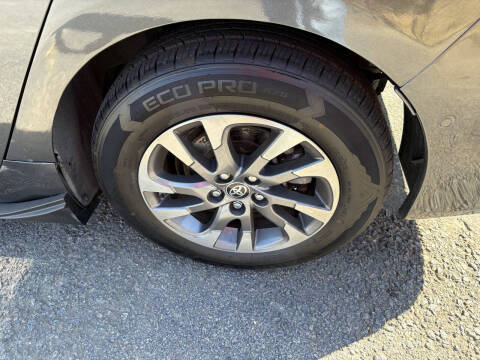 2021 Toyota Prius XLE