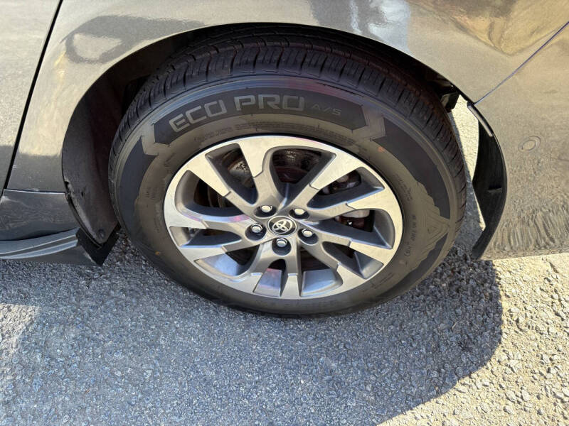 2021 Toyota Prius XLE