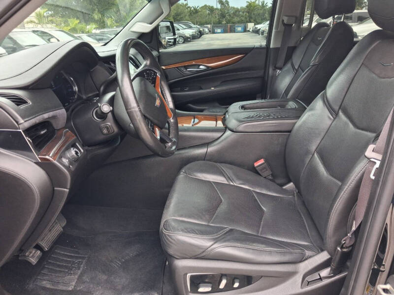 2016 Cadillac Escalade Standard