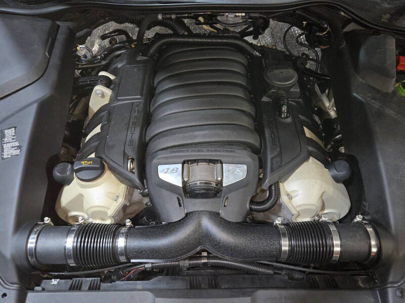 2013 Porsche Cayenne GTS