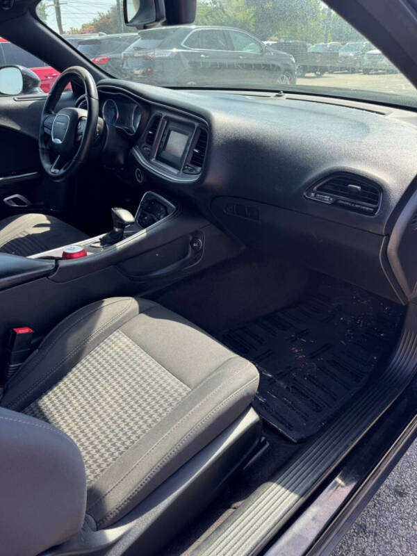 2017 Dodge Challenger SXT