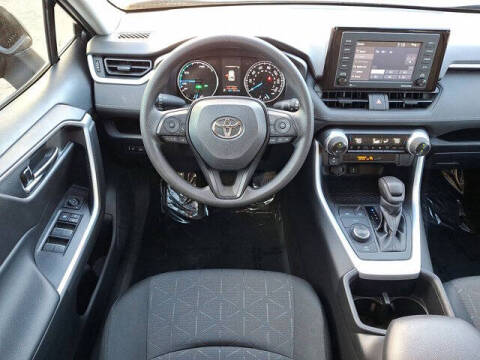 2022 Toyota RAV4 Hybrid XLE