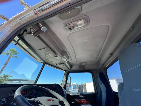 2013 Peterbilt 387