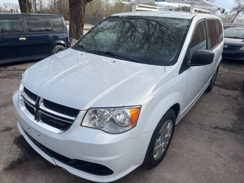 2018 Dodge Grand Caravan for sale at Best Deal Motors in Saint Charles MO