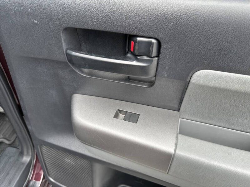 2016 Toyota Sequoia SR5