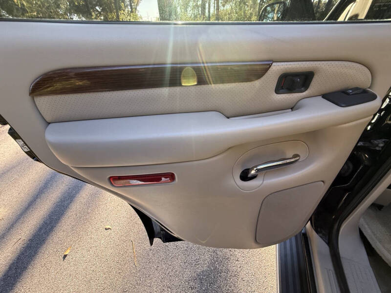 2004 Cadillac Escalade