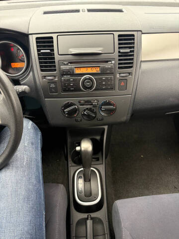 2009 Nissan Versa 1.8 S