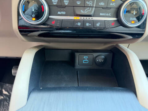 2022 Ford Escape SE