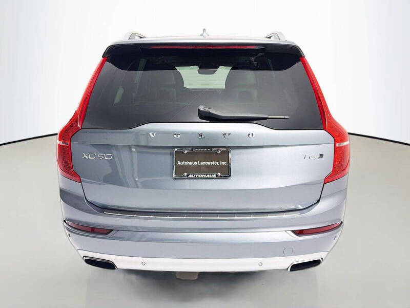 2016 Volvo XC90 T6 Momentum