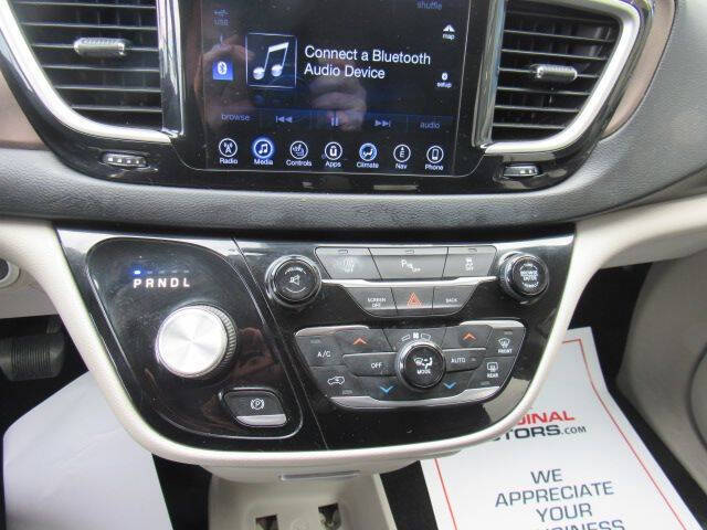 2017 Chrysler Pacifica Touring-L