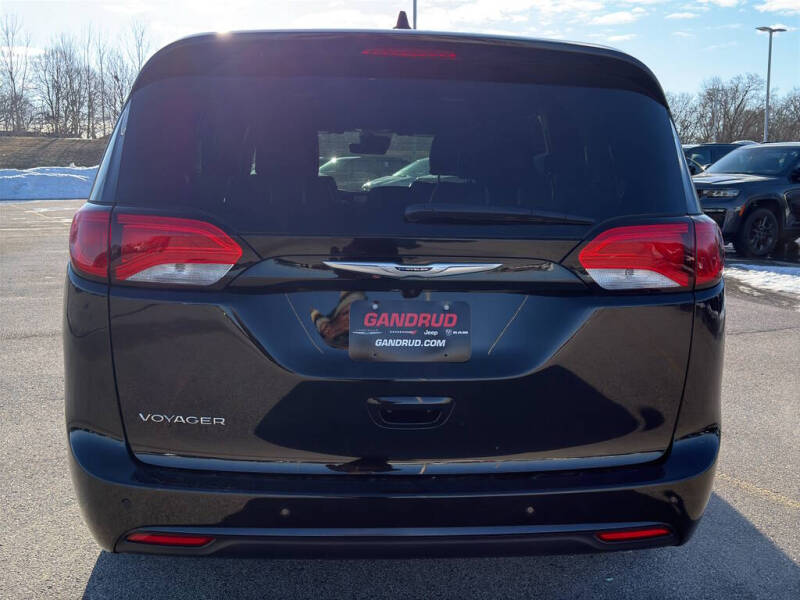 2026 Chrysler Voyager LX