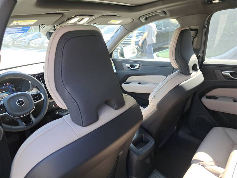 2026 Volvo XC60 T8 Plus